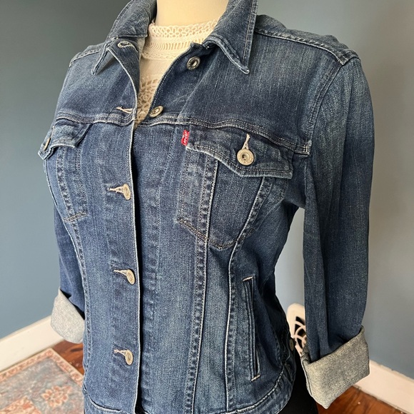 Levi's Women's Classic Indigo Jean Jacket - Picture 5 of 5